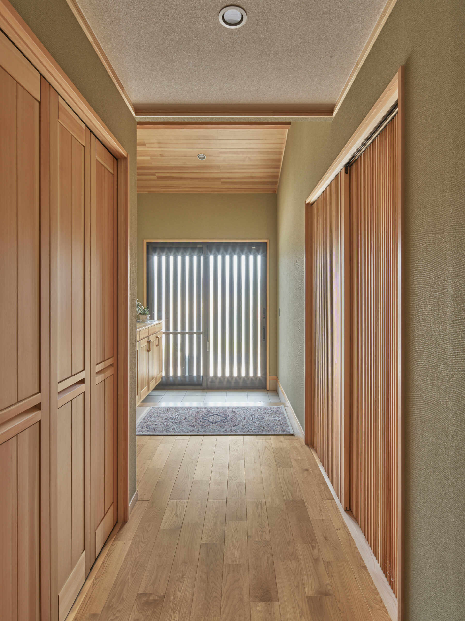 木の香に包まれる、和モダンな平屋暮らし