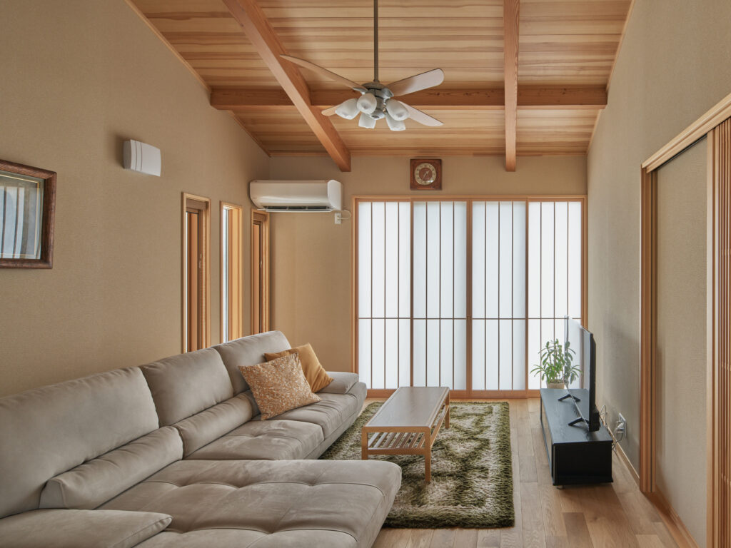 木の香に包まれる、和モダンな平屋暮らし